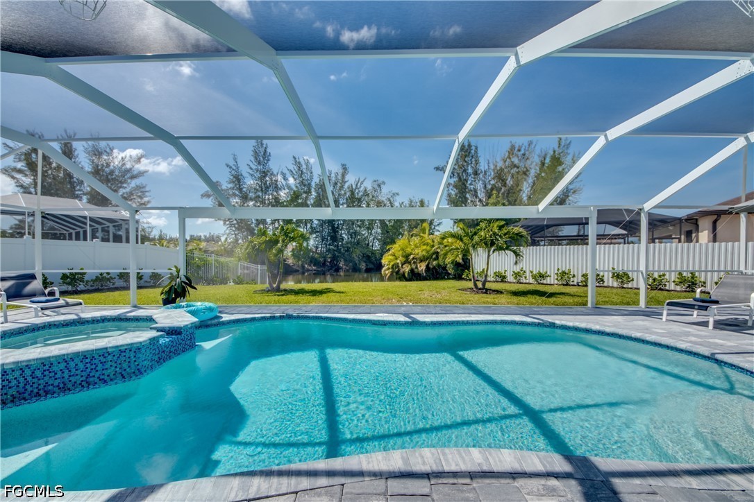3 Bed Pool Home for Sale in Cape Coral, photo 3