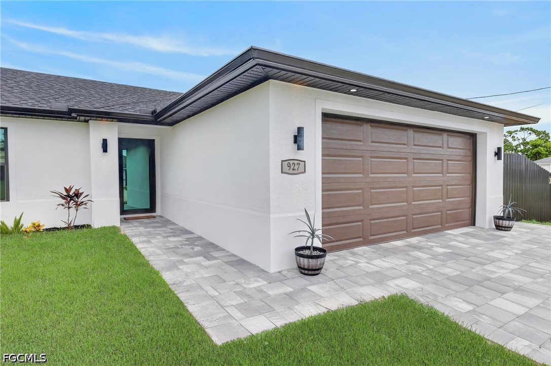 3 Bed Pool Home for Sale in Cape Coral, photo 3
