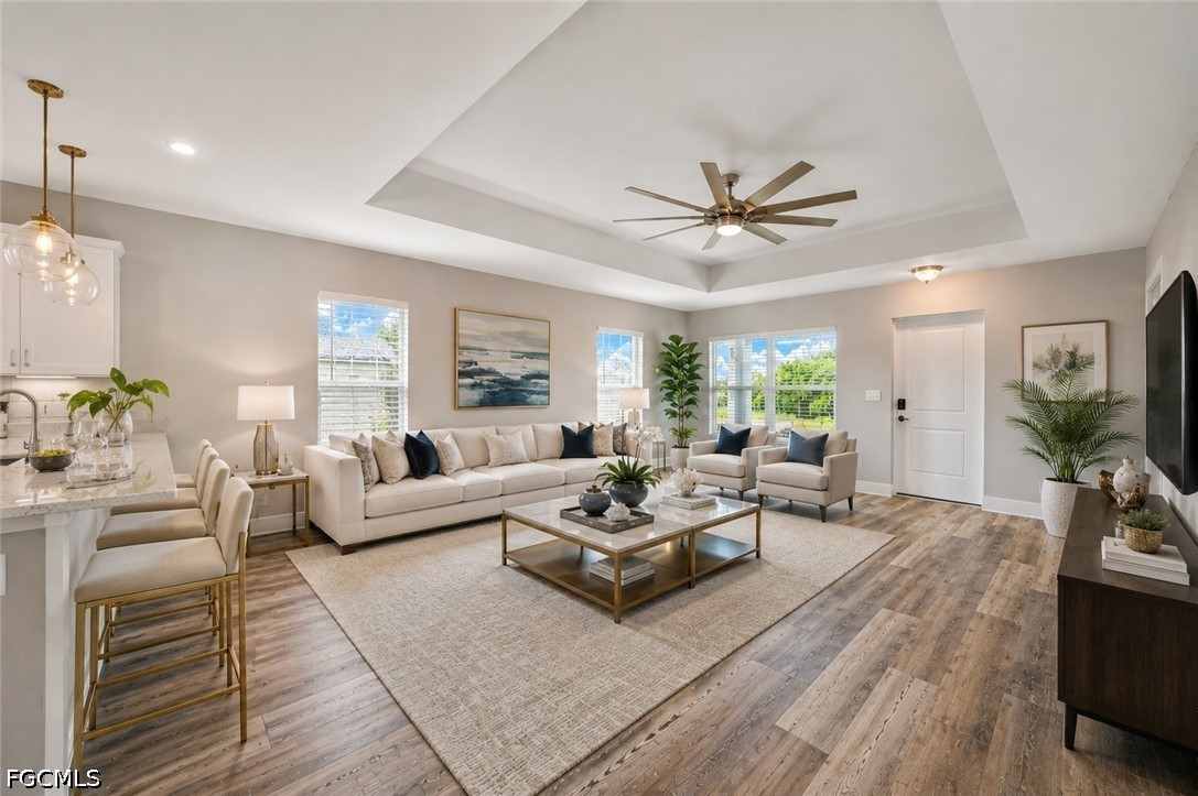 3 Bed SingleFamilyResidence for Sale in Cape Coral, photo 3