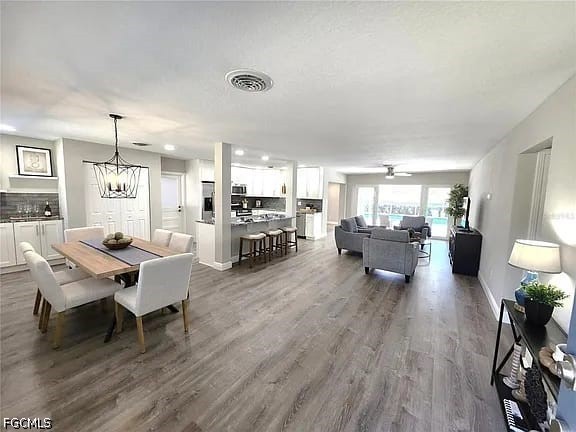 3 Bed Pool Home for Sale in Acreage, photo 3