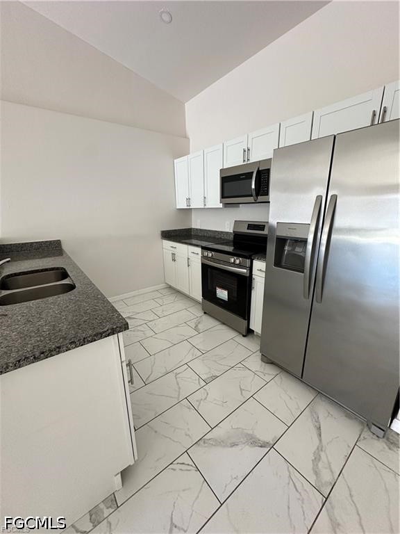 3 Bed Duplex for Sale in Cape Coral, photo 3
