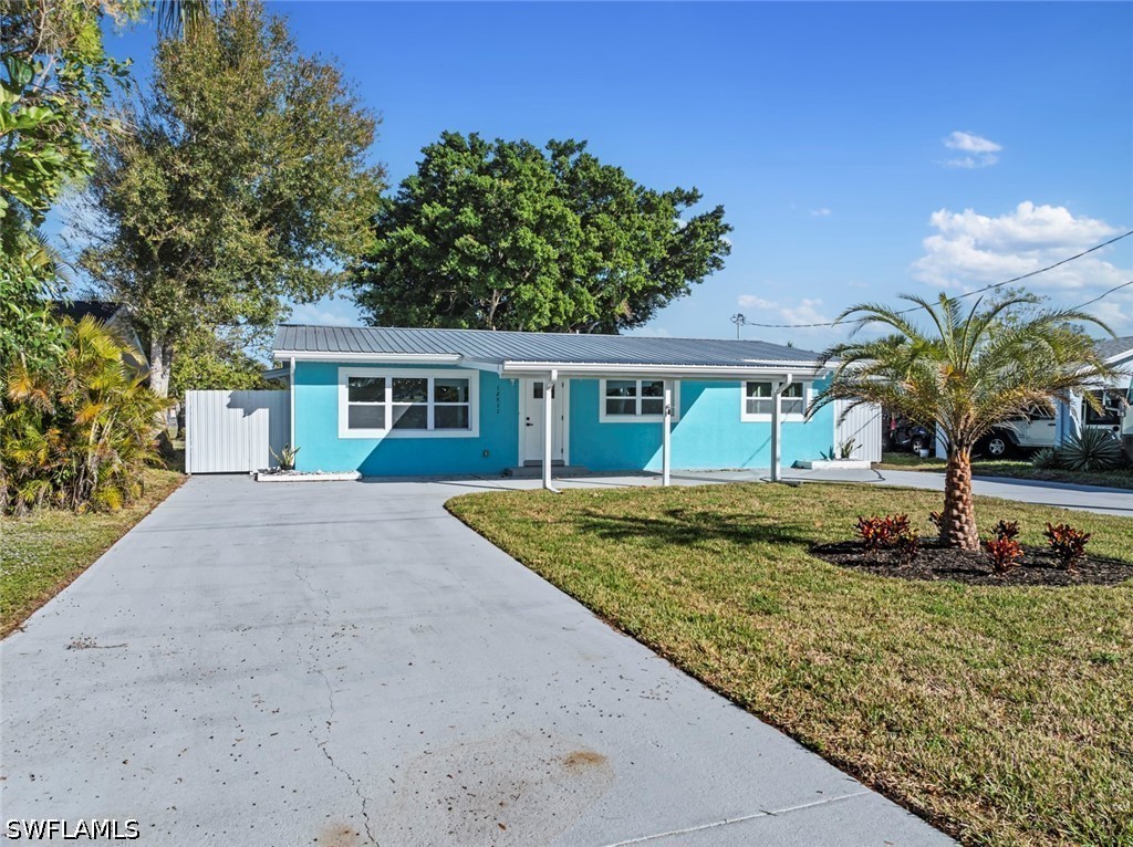 3 Bed Pool Home for Sale in Fort Myers Shores, photo 3