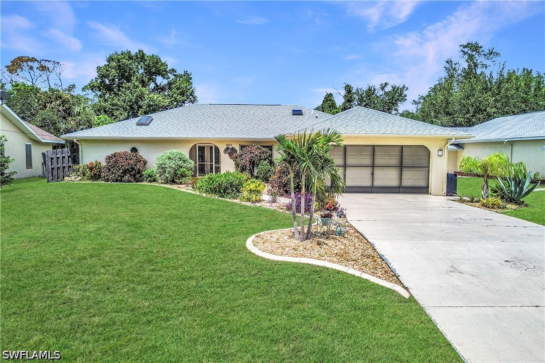 3 Bed Pool Home for Sale in Port Charlotte, photo 3