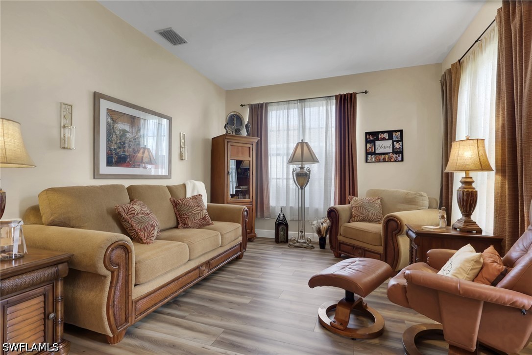 4 Bed Pool Home for Sale in Silverlakes, photo 3