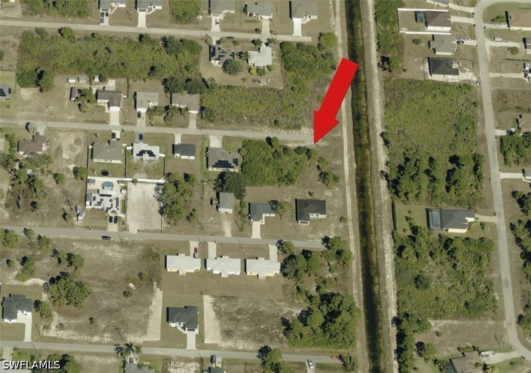 Waterfront Home for Sale in Lehigh Acres, photo 3