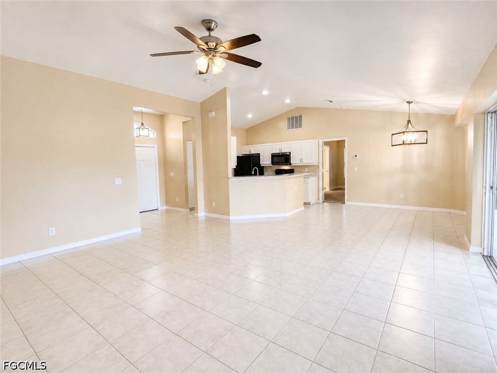 3 Bed Waterfront Home for Sale in Cape Coral, photo 3