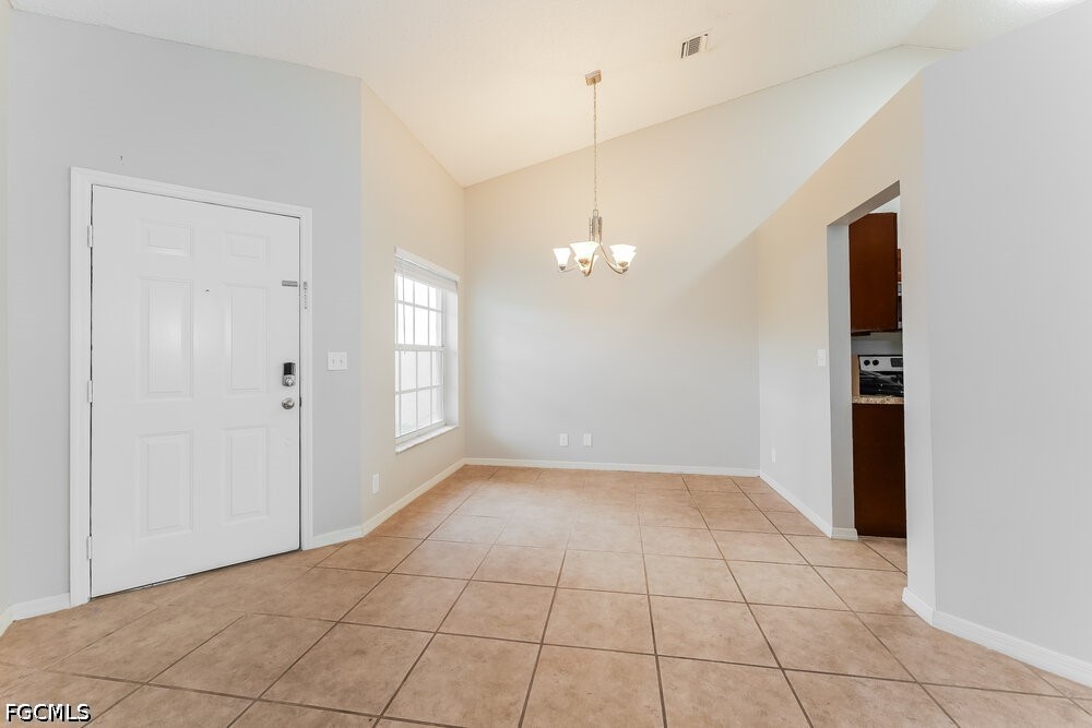 3 Bed SingleFamilyResidence for Sale in West Palm Beach, photo 3