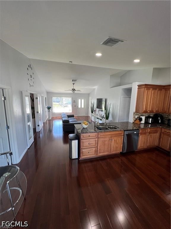 3 Bed SingleFamilyResidence for Sale in Lehigh Acres, photo 3