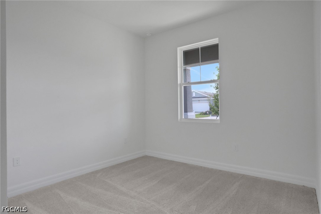 3 Bed SingleFamilyResidence for Sale in Creekside Run, photo 3
