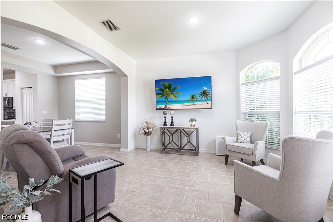 4 Bed SingleFamilyResidence for Sale in Stoneybrook, photo 3