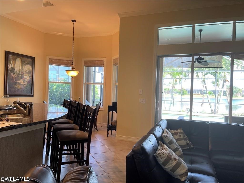 3 Bed Pool Home for Sale in Caldecott, photo 3