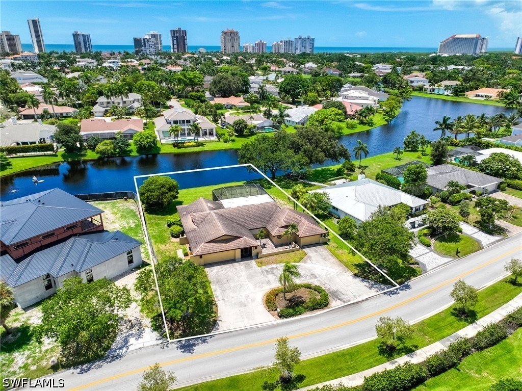 3 Bed Pool Home for Sale in Park Shore, photo 3