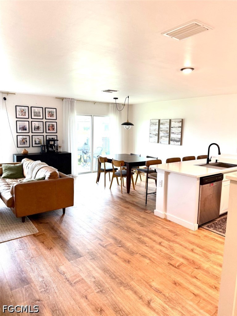 4 Bed Waterfront Home for Sale in Entrada, photo 3