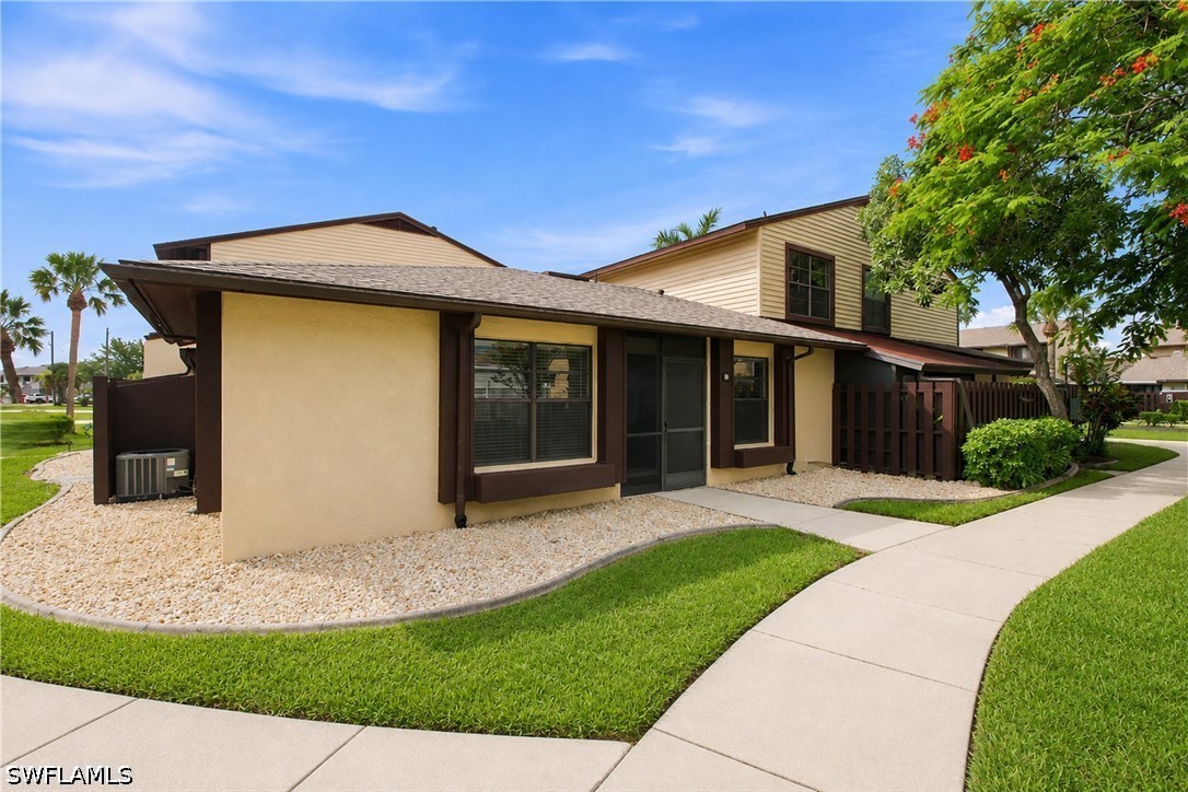 2 Bed Attached for Sale in Cape Coral, photo 3