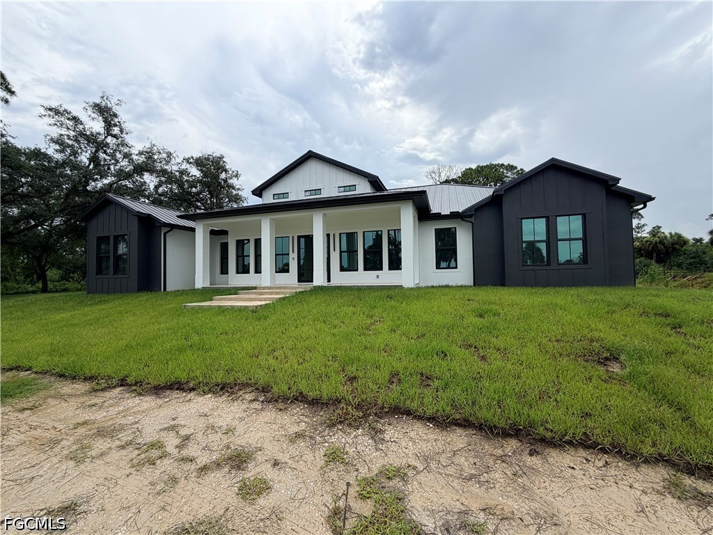 5 Bed Pool Home for Sale in Fort Myers, photo 3
