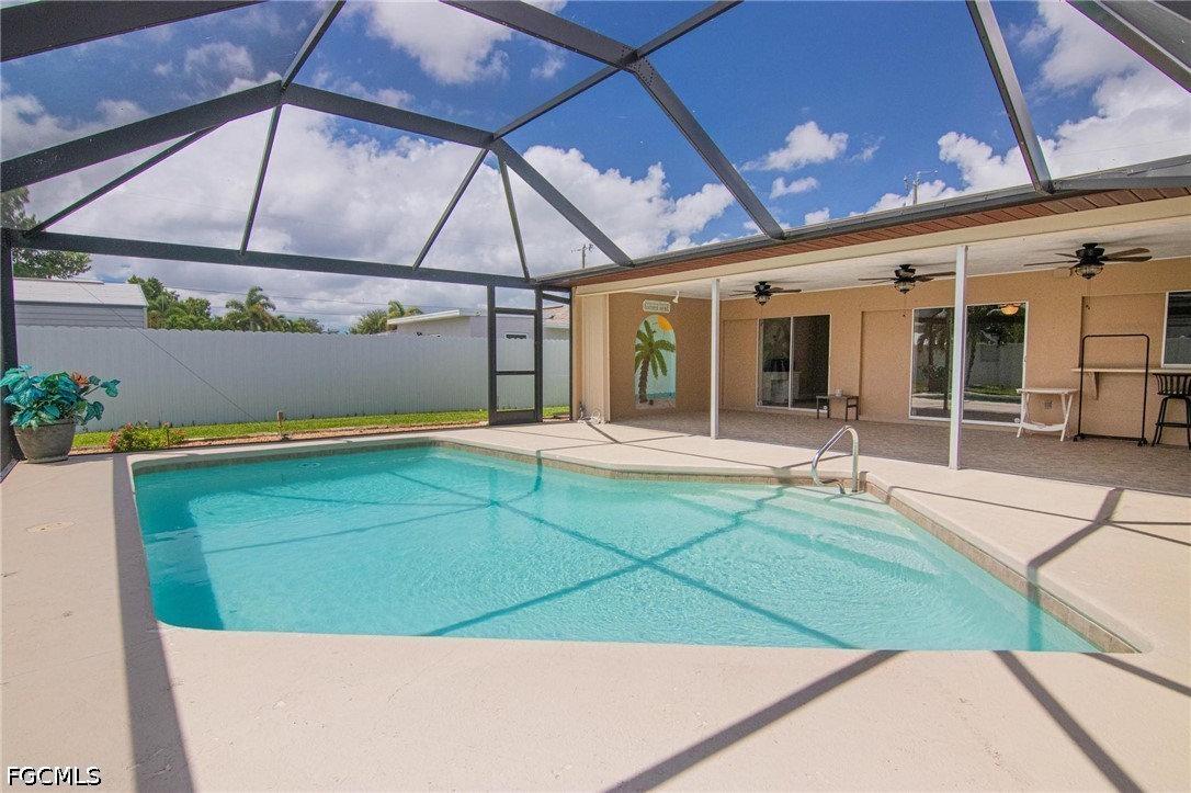 3 Bed Pool Home for Sale in Cape Coral, photo 3