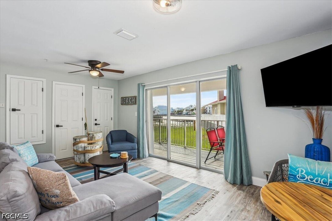 2 Bed Condominium for Sale in Navarre, photo 3