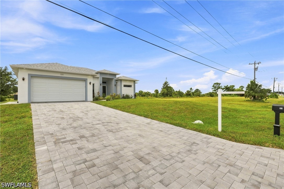 3 Bed Waterfront Home for Sale in Cape Coral, photo 3