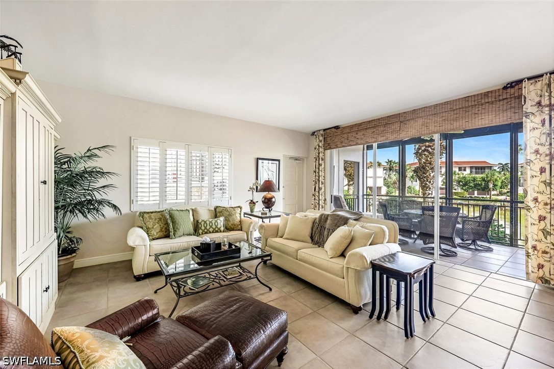 2 Bed Waterfront Home for Sale in Indies West, photo 3