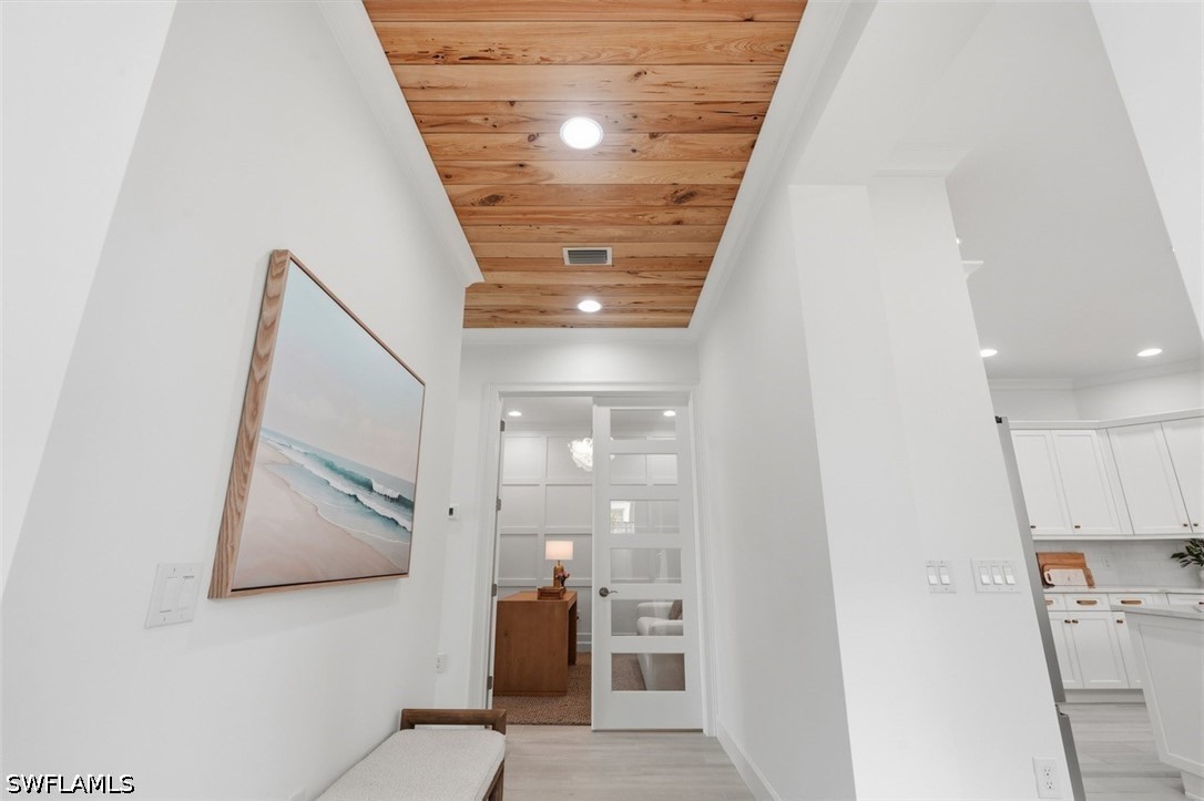 2 Bed Pool Home for Sale in Naples, photo 3