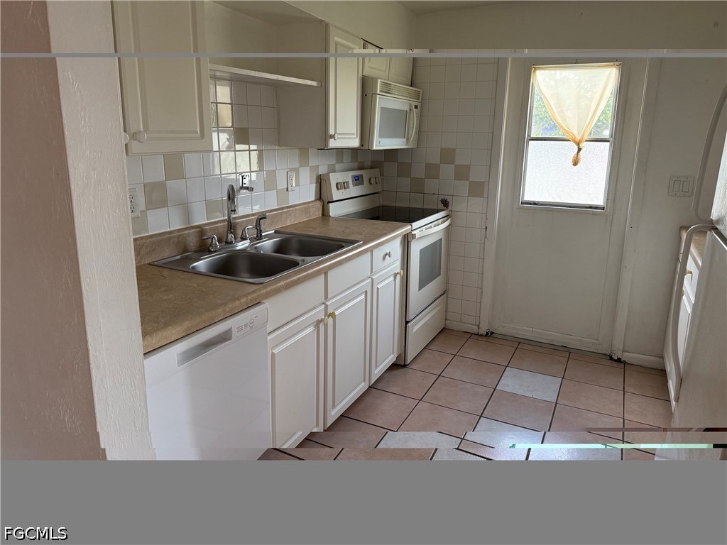 1 Bed Attached for Sale in Lehigh Acres, photo 3