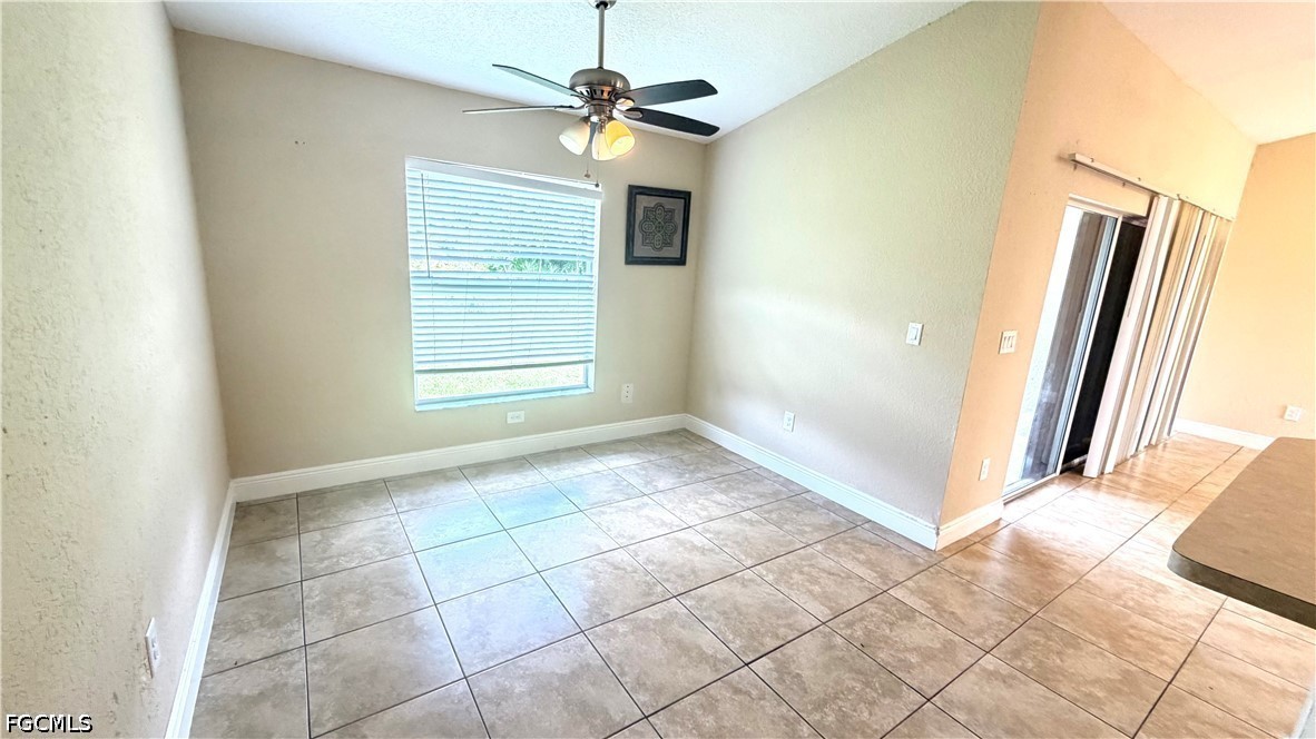 3 Bed SingleFamilyResidence for Sale in Lehigh Acres, photo 3