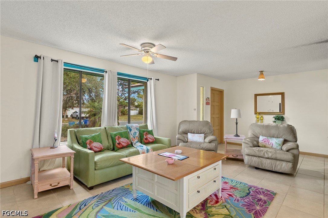 3 Bed Pool Home for Sale in Cape Coral, photo 3