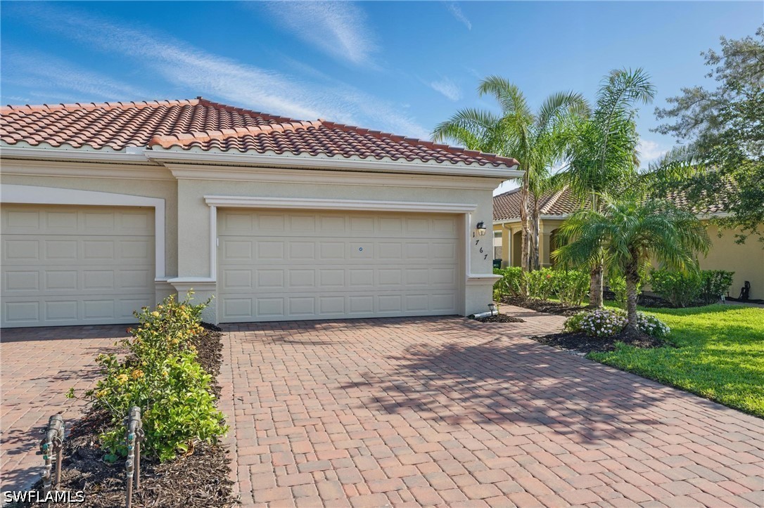 3 Bed Waterfront Home for Sale in Naples, photo 3