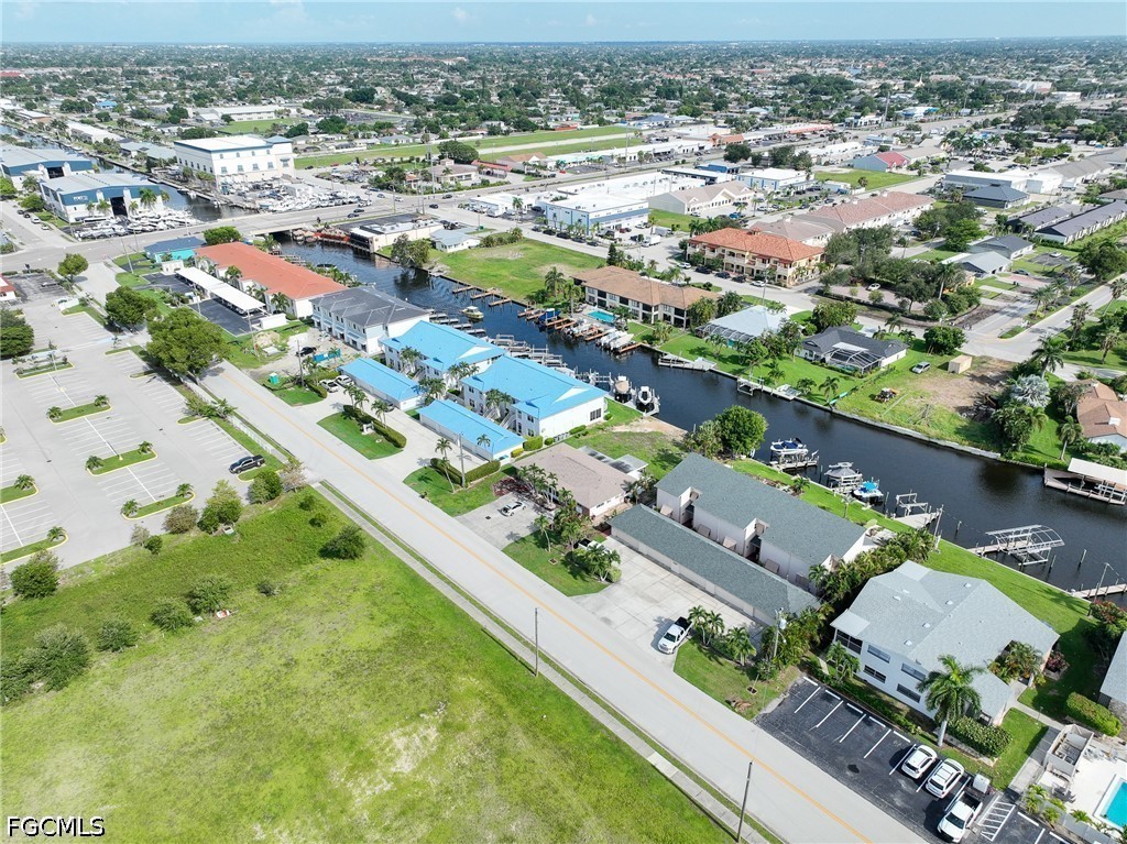4 Bed Waterfront Home for Sale in Cape Coral, photo 3