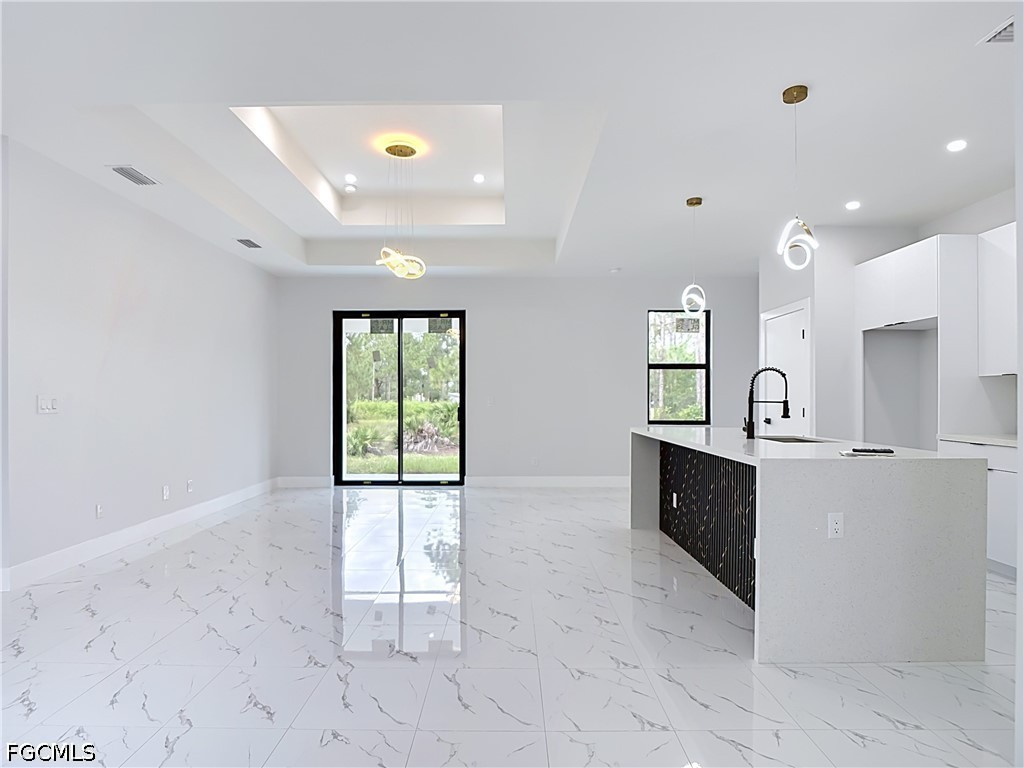 3 Bed SingleFamilyResidence for Sale in Lehigh Acres, photo 3