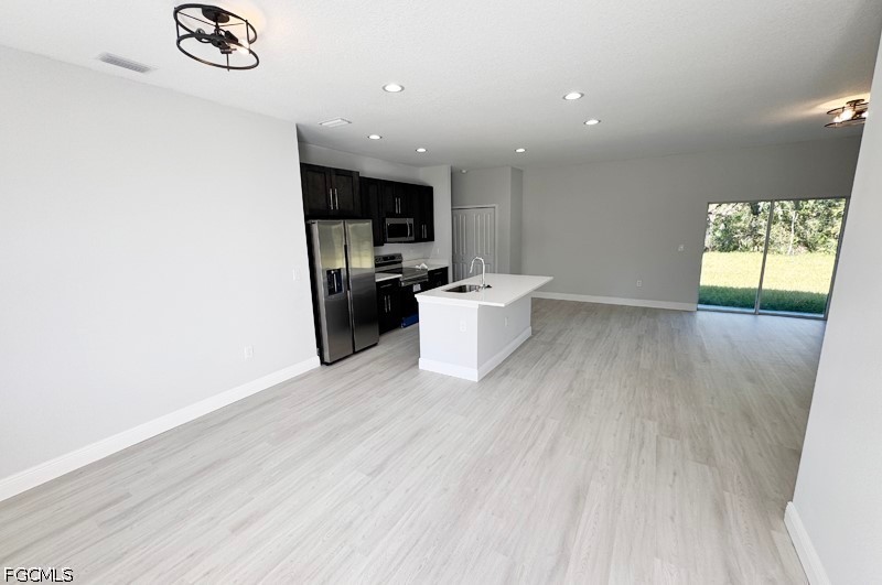 4 Bed SingleFamilyResidence for Sale in Port Charlotte, photo 3