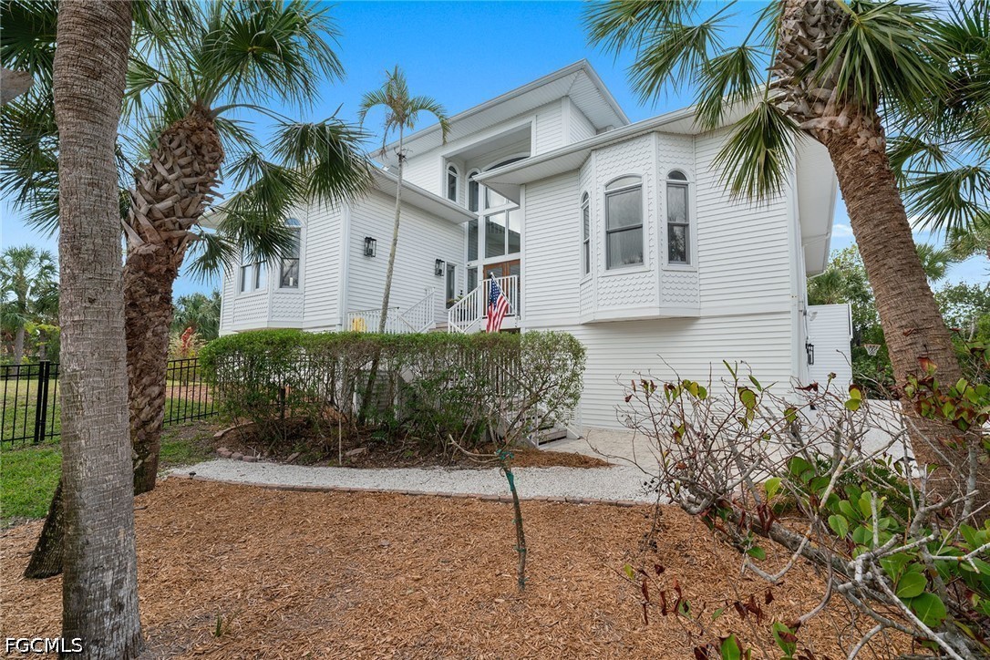 6 Bed Pool Home for Sale in Anchors Aweigh, photo 3