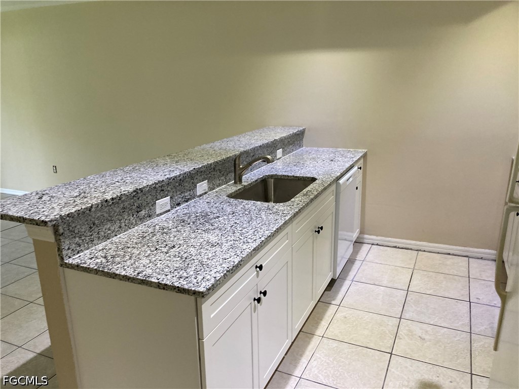 3 Bed Duplex for Sale in Cape Coral, photo 3
