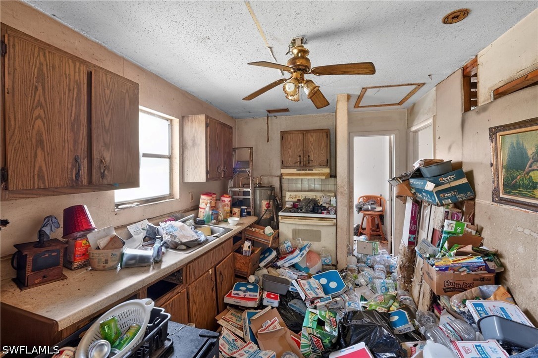 2 Bed SingleFamilyResidence for Sale in Deep Creek, photo 3