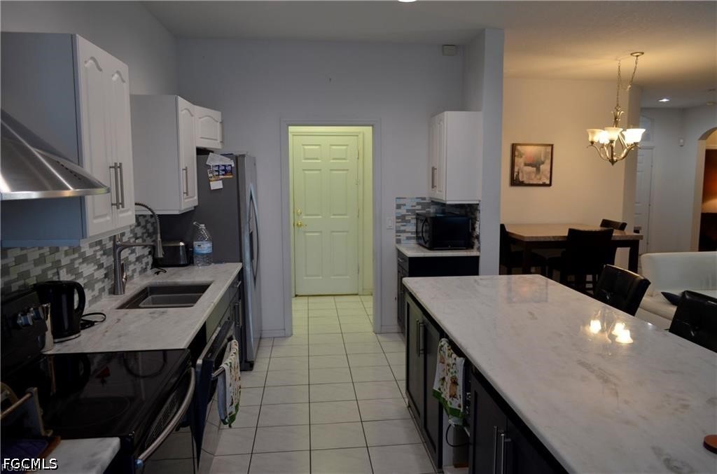 3 Bed Waterfront Home for Sale in Emerald Cove, photo 3