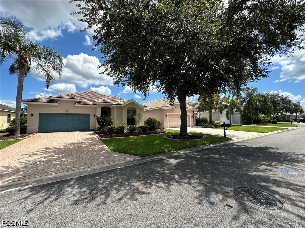 2 Bed Pool Home for Sale in Westminster, photo 3