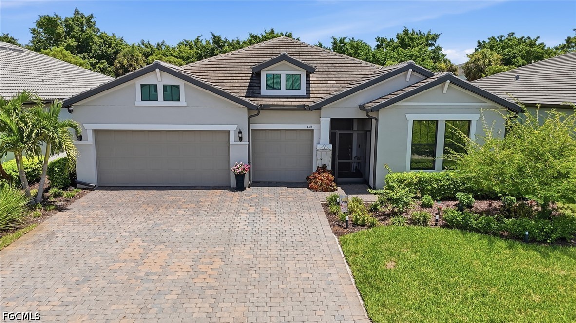 4 Bed Pool Home for Sale in Eagle Reserve, photo 3