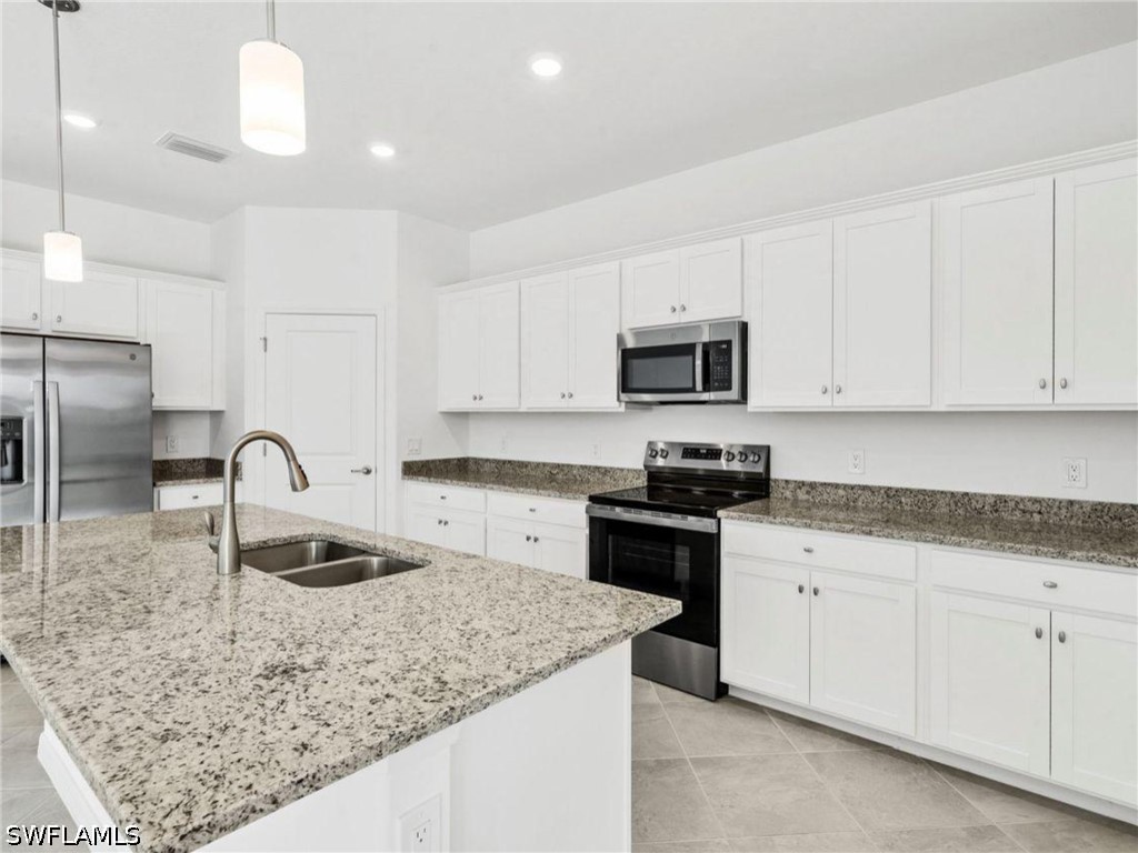 4 Bed SingleFamilyResidence for Sale in Portico, photo 3