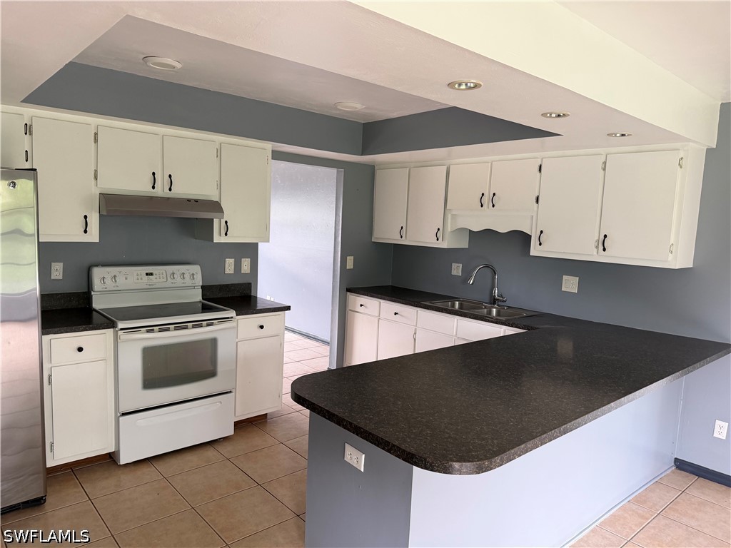 3 Bed SingleFamilyResidence for Sale in Lehigh Acres, photo 3