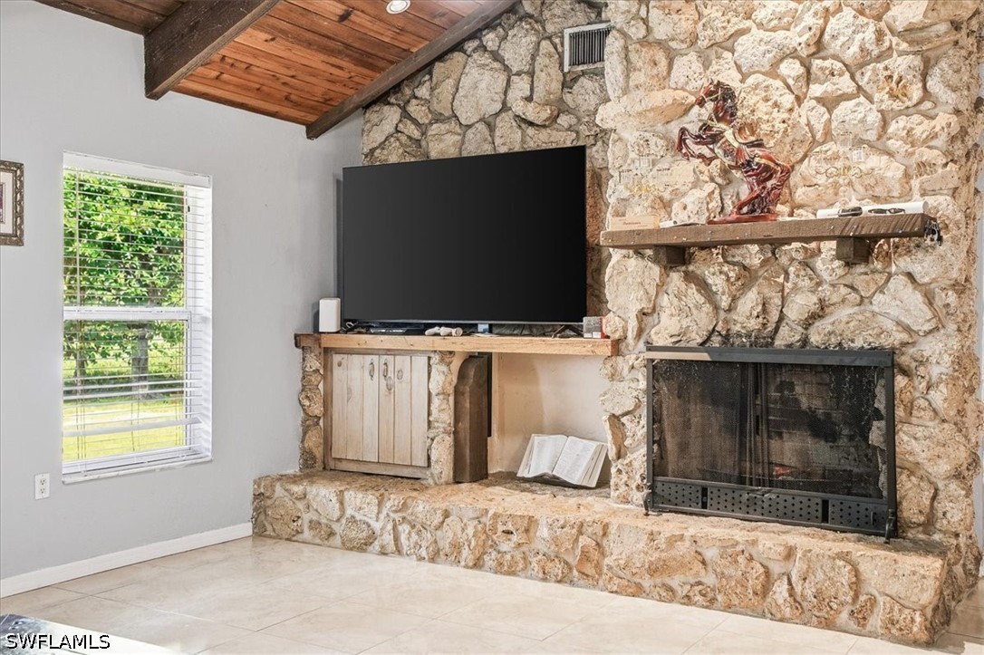 3 Bed SingleFamilyResidence for Sale in Naples, photo 3