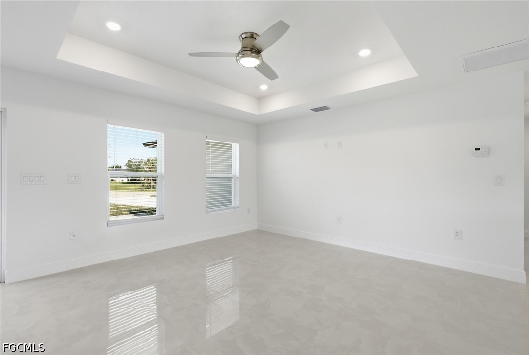 3 Bed SingleFamilyResidence for Sale in Lehigh Acres, photo 3