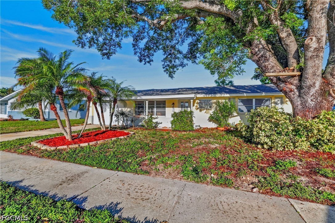 3 Bed Waterfront Home for Sale in North Fort Myers, photo 3