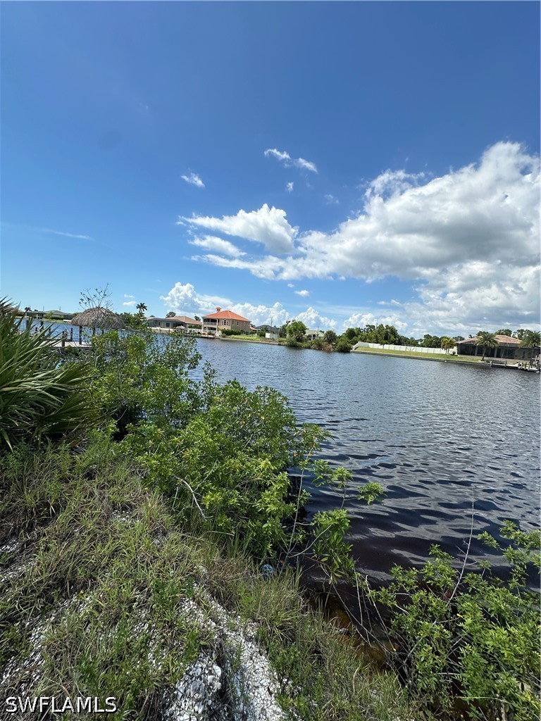 Waterfront Home for Sale in Cape Coral, photo 3