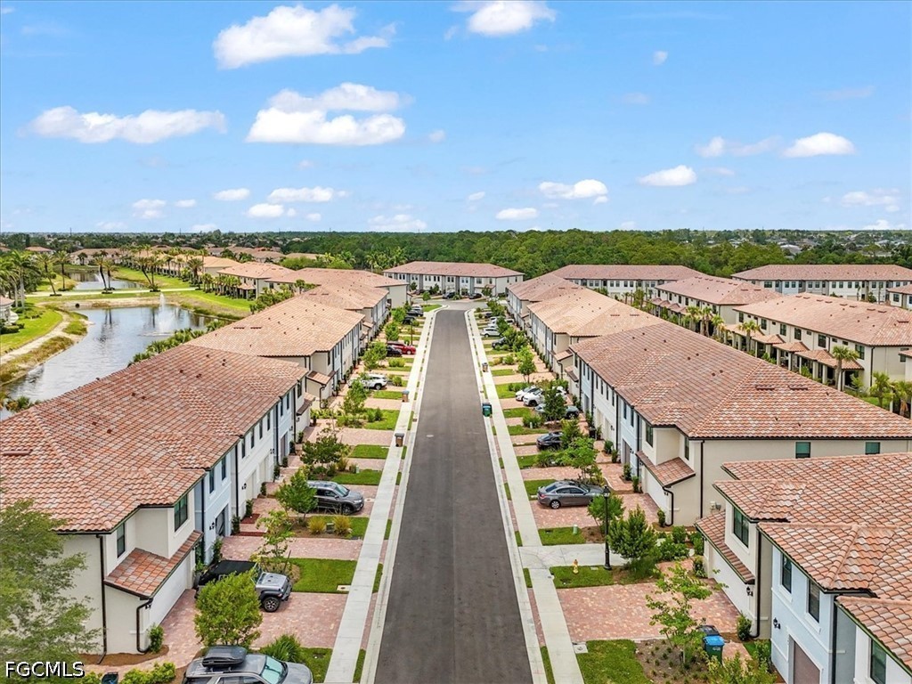 3 Bed SingleFamilyResidence for Sale in Cape Coral, photo 3