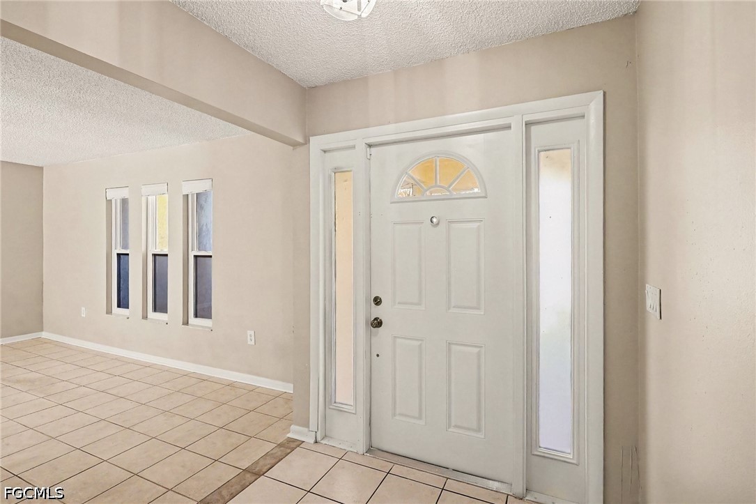 3 Bed Pool Home for Sale in Cape Coral, photo 3