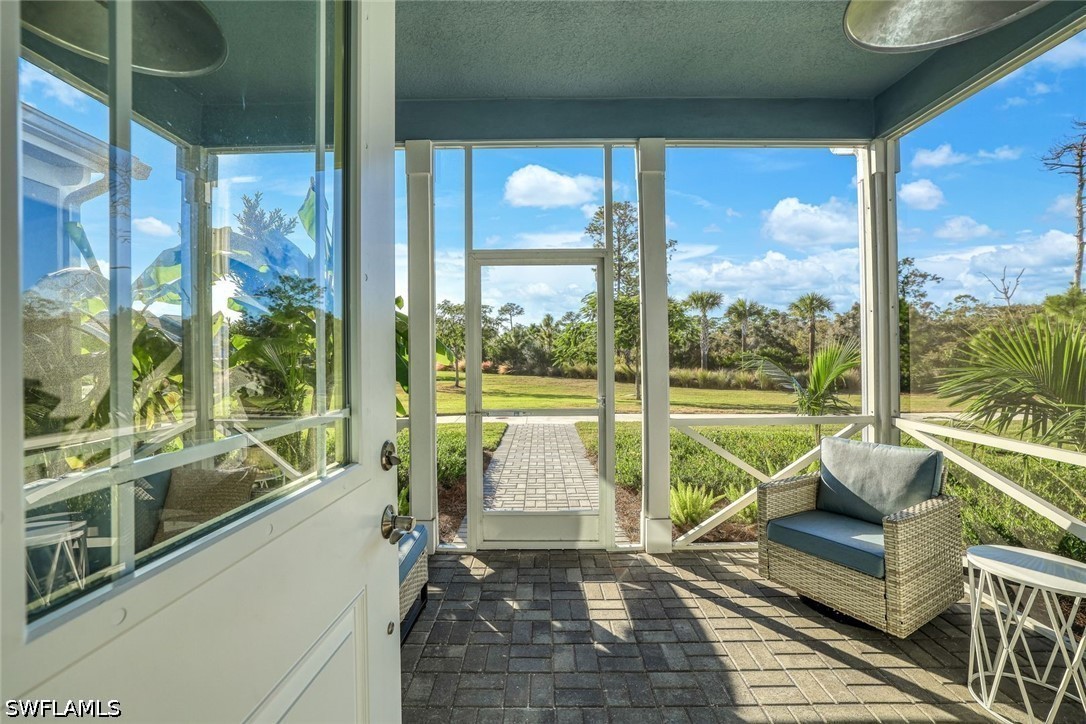 2 Bed Attached for Sale in Naples, photo 3