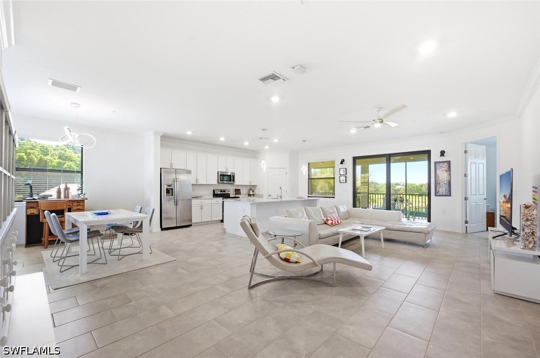 3 Bed Waterfront Home for Sale in Lamorada, photo 3