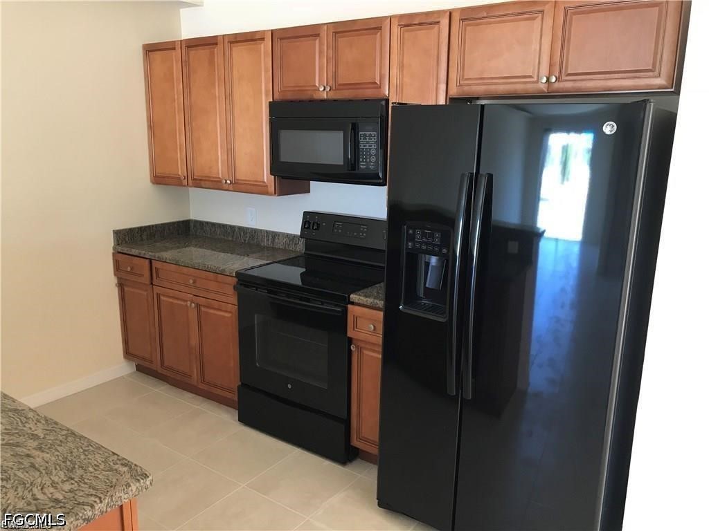 3 Bed Duplex for Sale in Cape Coral, photo 3