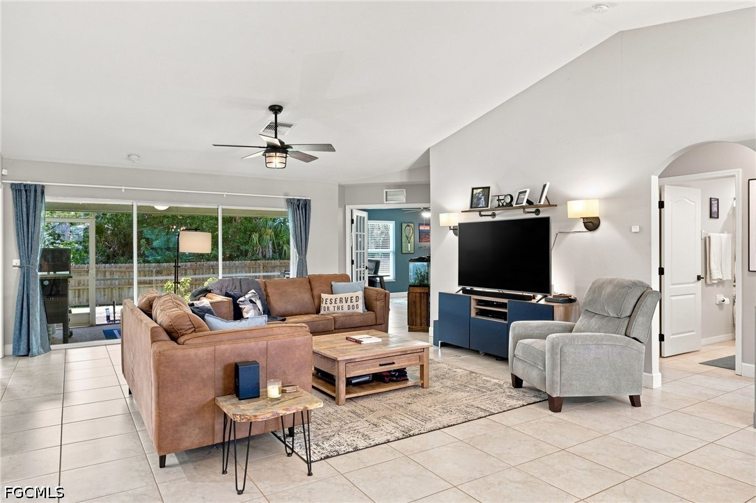 3 Bed SingleFamilyResidence for Sale in Buckingham, photo 3