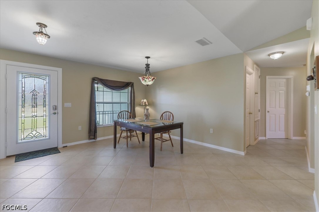 3 Bed SingleFamilyResidence for Sale in Town Lakes, photo 3